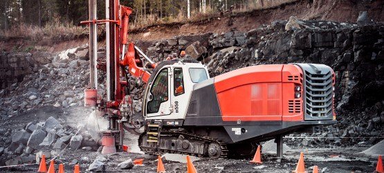 Sandvik DI450 Down the hole drill rig